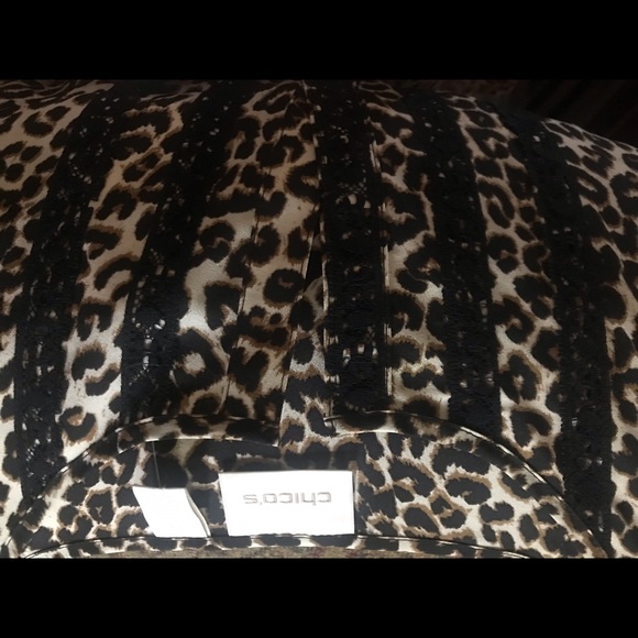 Chico’s Leopard & Lace size 2=Large - Picture 7 of 10